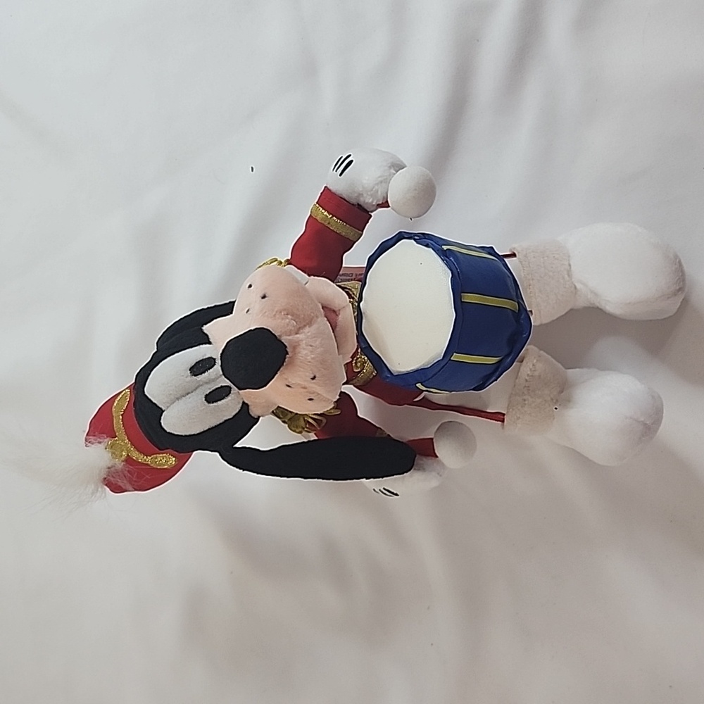 NWT Disneyland 2000 Band Drummer Goofy Beanie Plush